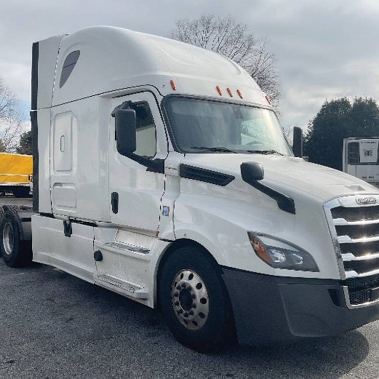 2019 FREIGHTLINER CASCADIA 126