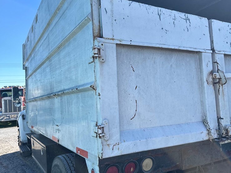 2005-ford-f650-image-4