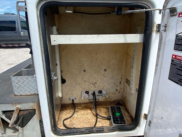 2012-altec-at200a-image-24