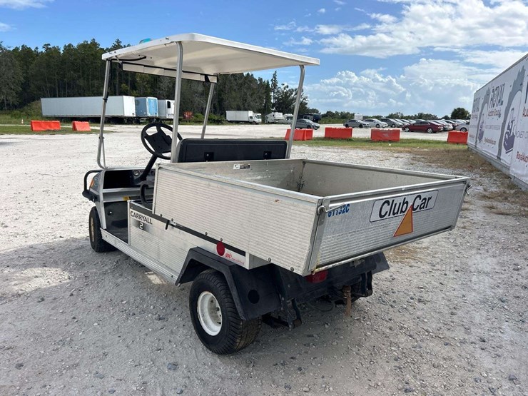 club-car-carryall-2-electric-utility-cart-image-4