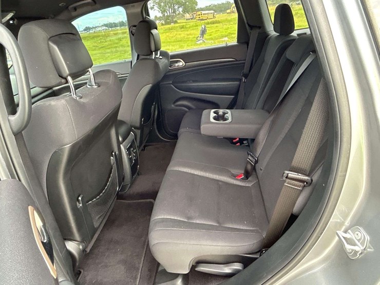 2017-jeep-grand-cherokee-image-21