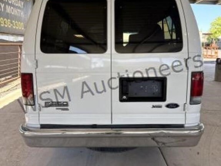 2009-ford-e-series-passenger-van-image-6