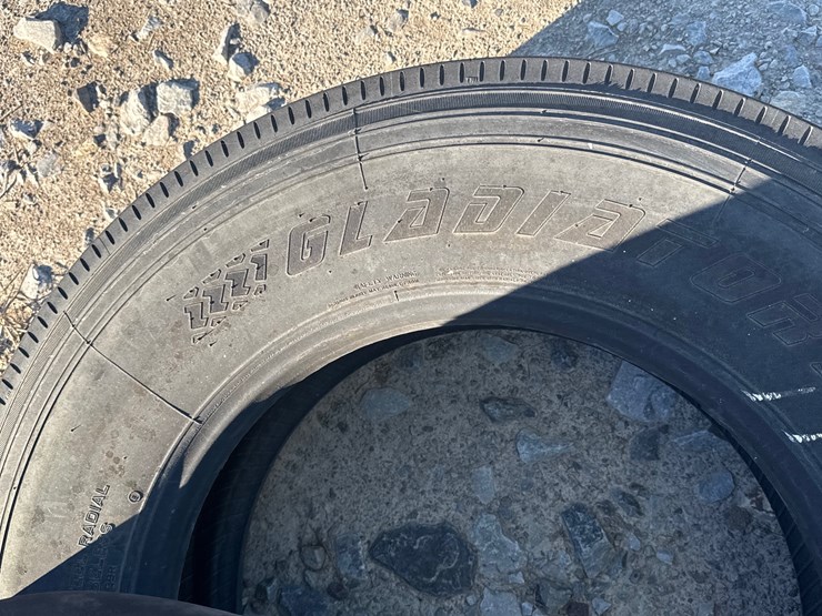 #5034-•-lot-of-(3)-miscellaneous-tires-inv#-5034-image-5