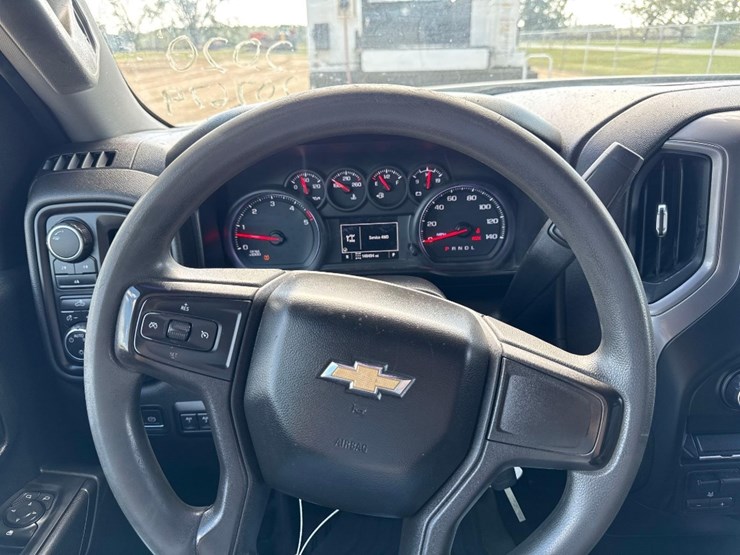 2020-chevrolet-silverado-3500-image-19