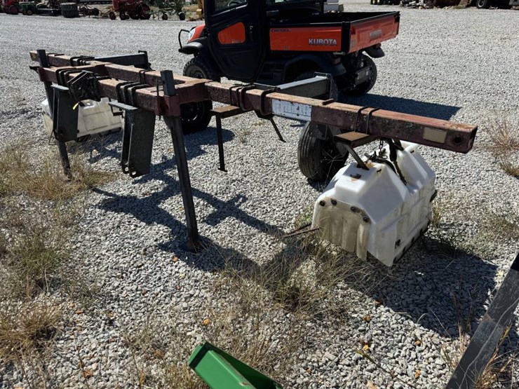 #12478-•-4-row-sprayer-image-1