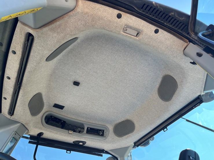 2018-new-holland-t8.380-image-16