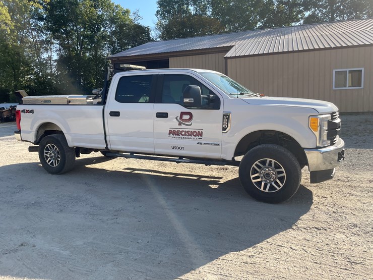 2017-ford-f250-xl-image-4