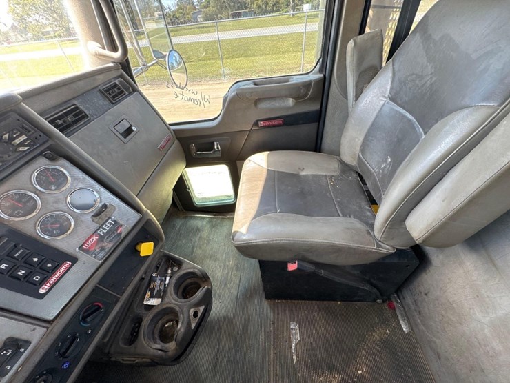 2018-kenworth-t270-image-29
