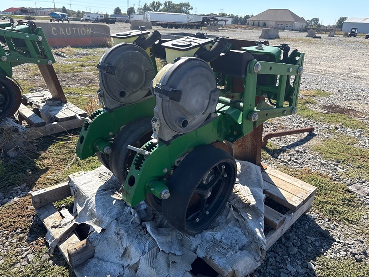 #26205-•-john-deere-late-style-planter-parts-inv#-26205-image-3