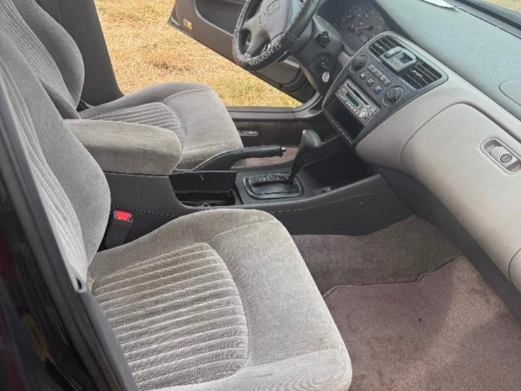 1998-honda-accord-lx-(at,-miles-read-200431,-image-8