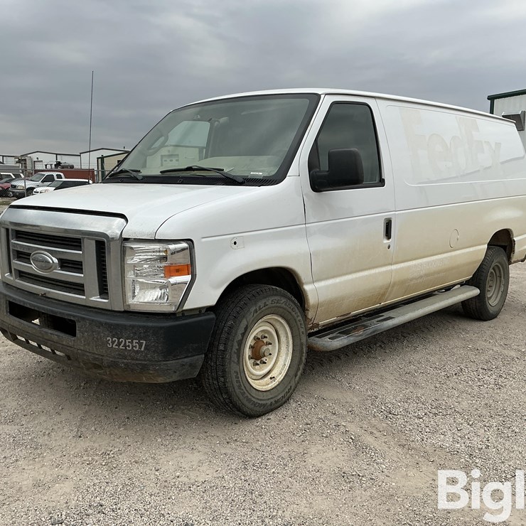 2014 FORD E250