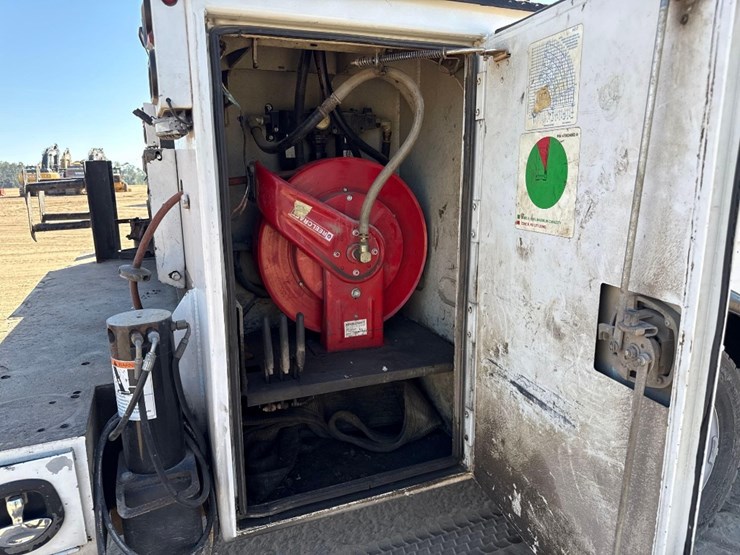 2017-ford-f550-xl-image-17