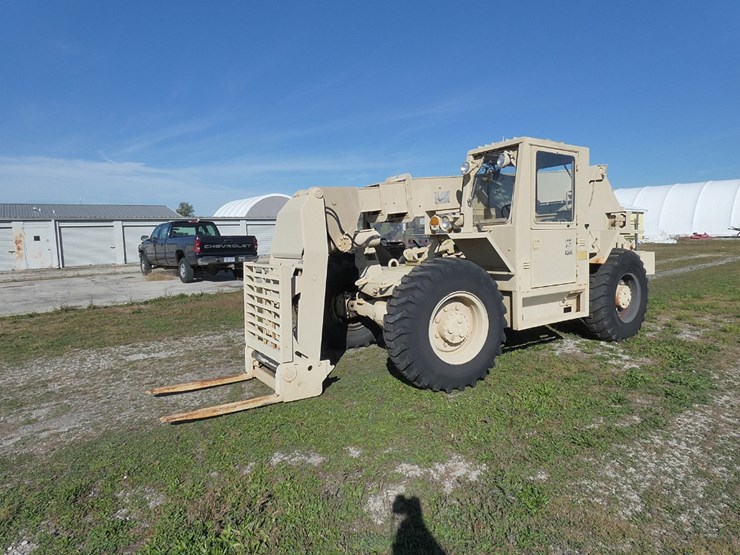 1990-sky-trak-6000m-image-1