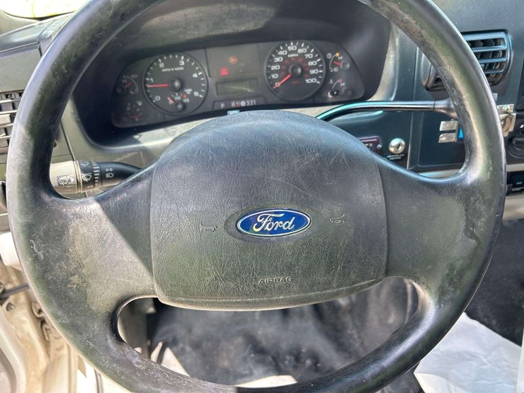 2006-ford-f550-image-13