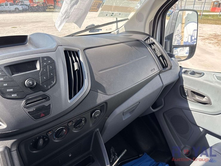 2016-ford-transit-image-19