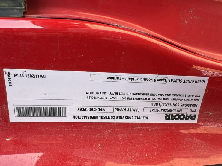 2022-kenworth-w990-image-15