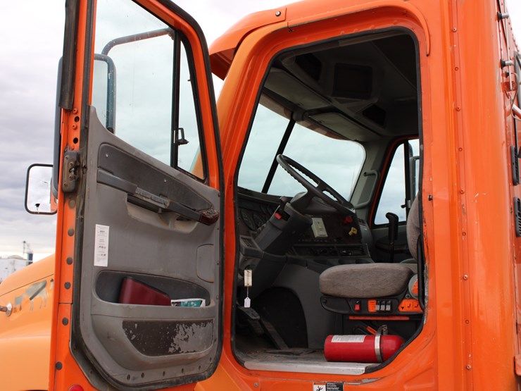 #2063-•-#2063--2006-freightliner-century-classic-s/t-semi-image-34