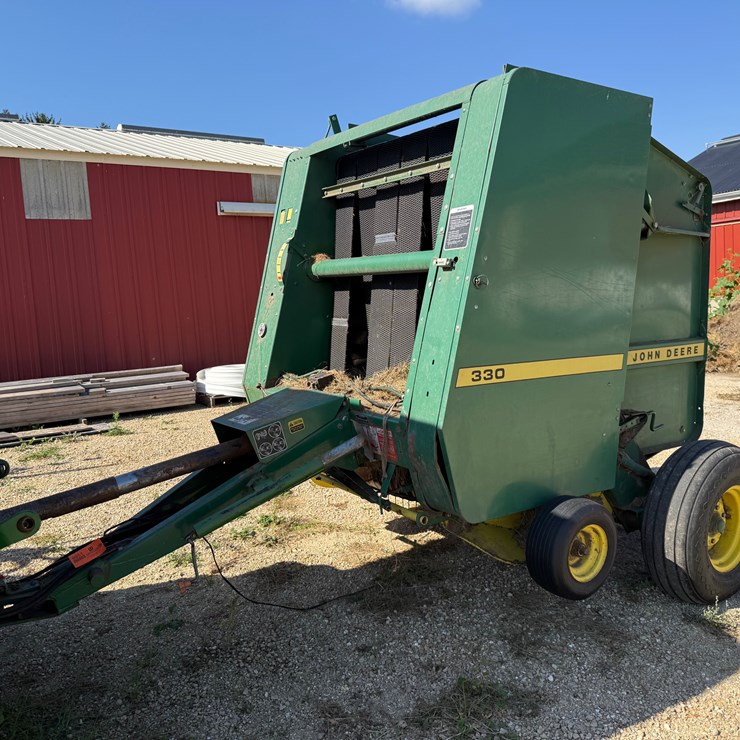 JOHN DEERE 330