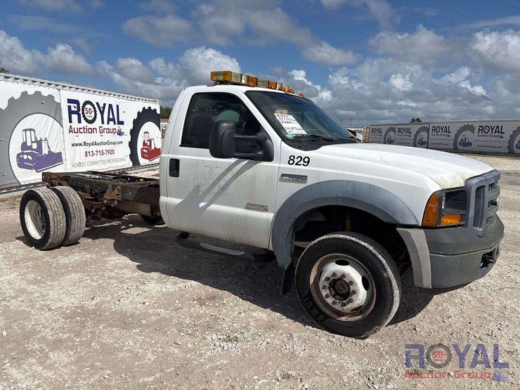 2007-ford-f-450-4x4-cab-and-chassis-truck-image-2