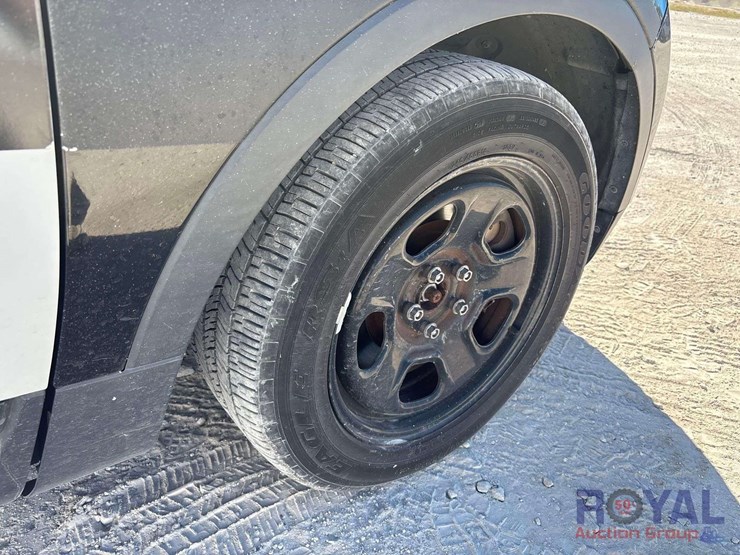 2015-ford-explorer-image-24