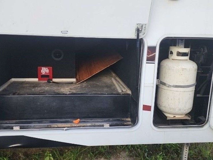 2013-dutchman-voltage-toy-hauler-40-foot.-image-15