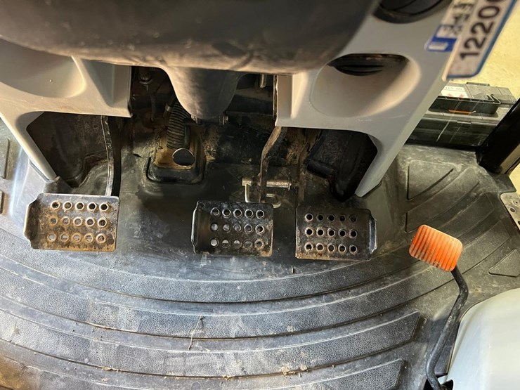 new-holland-t4.75-image-31