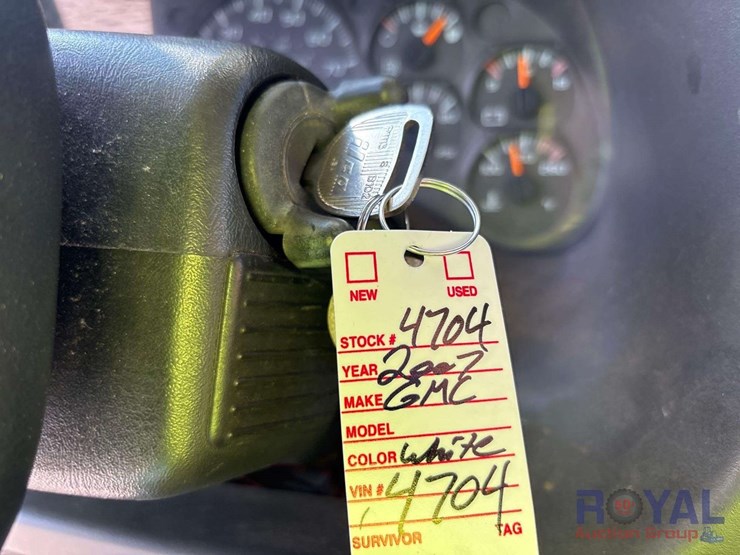 2007-gmc-c8500-altec-dl45tr-insulated-material-handling-digger-derrick-truck-image-33