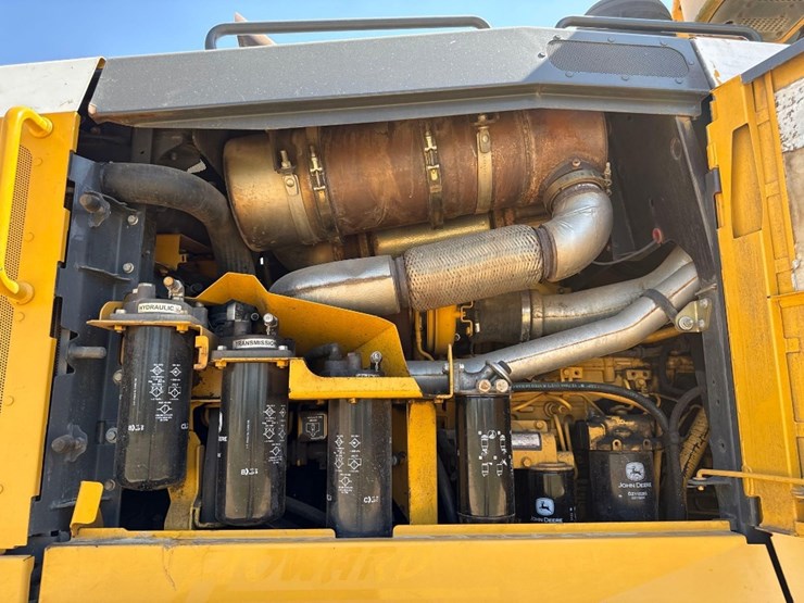 2014-deere-672g-image-16