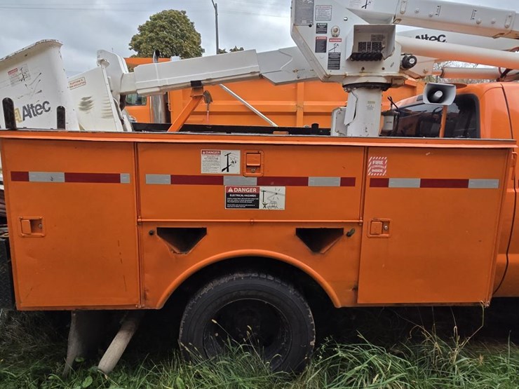 2005-ford-f550-xl-image-20