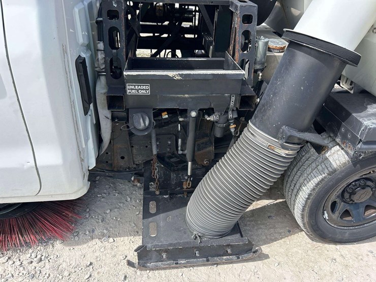 2017-chevrolet-silverado-image-20