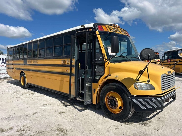 2008-freightliner-b2-image-2