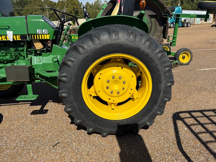 john-deere-2155-image-16