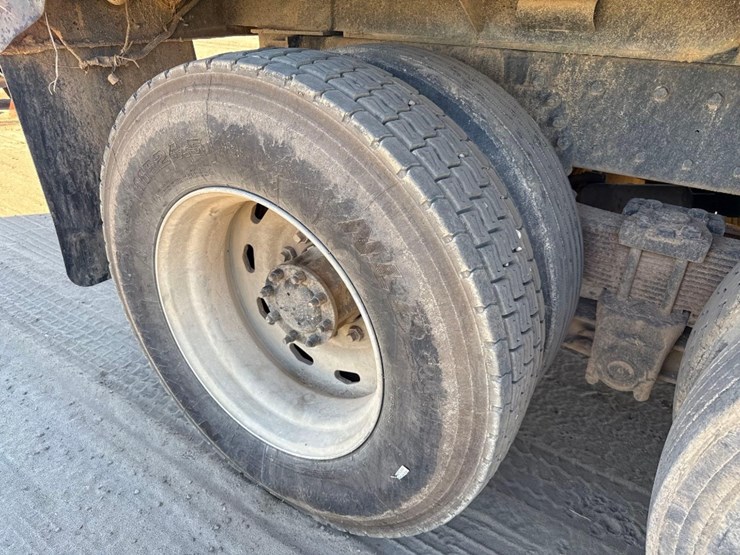 kenworth-t800-image-16