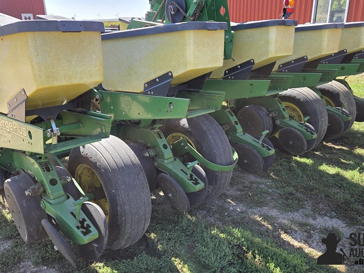 1997-john-deere-1760-image-17