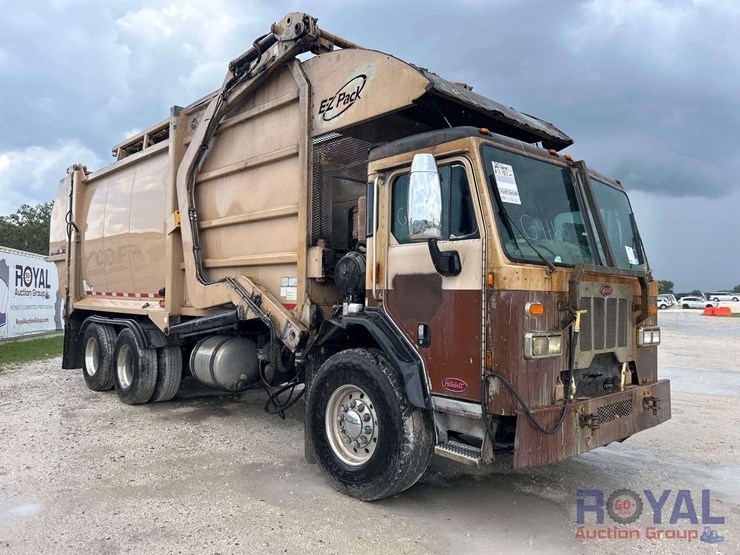 2016-peterbilt-320-image-2