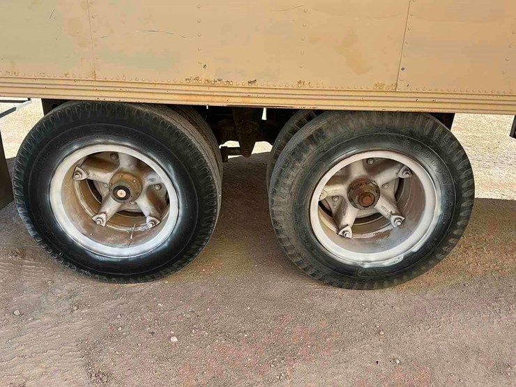 1974-kentucky-trailer-image-3