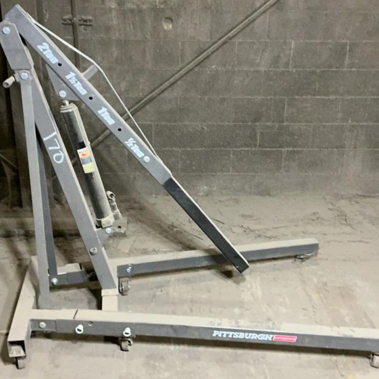 #170 • Pittsburgh Heavy Duty 2 Ton Folding Engine Crane