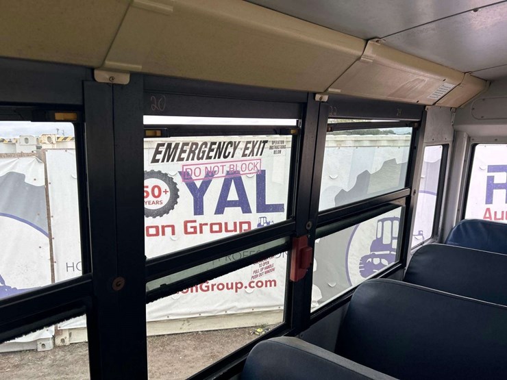 2007-freightliner-b2-image-20