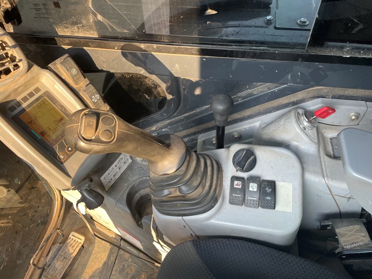 2019-hitachi-zx50u-5n-image-27