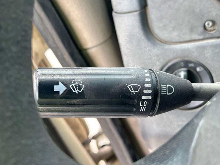 2015-freightliner-cascadia-125-image-24