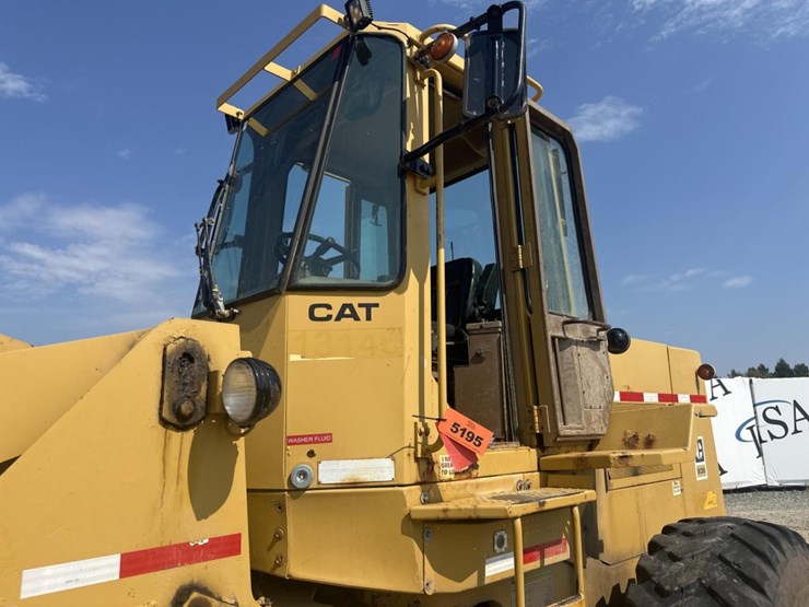 caterpillar-936-image-9