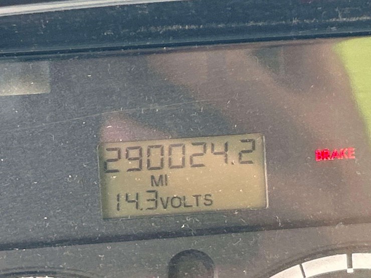 2007-freightliner-b2-image-6