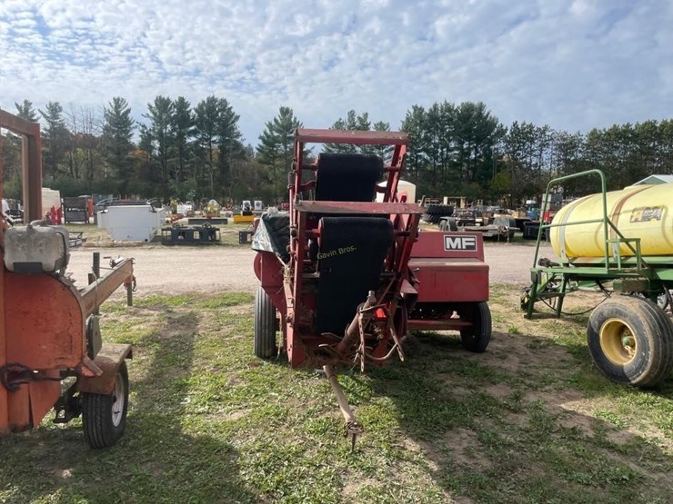 massey-ferguson-124-image-5