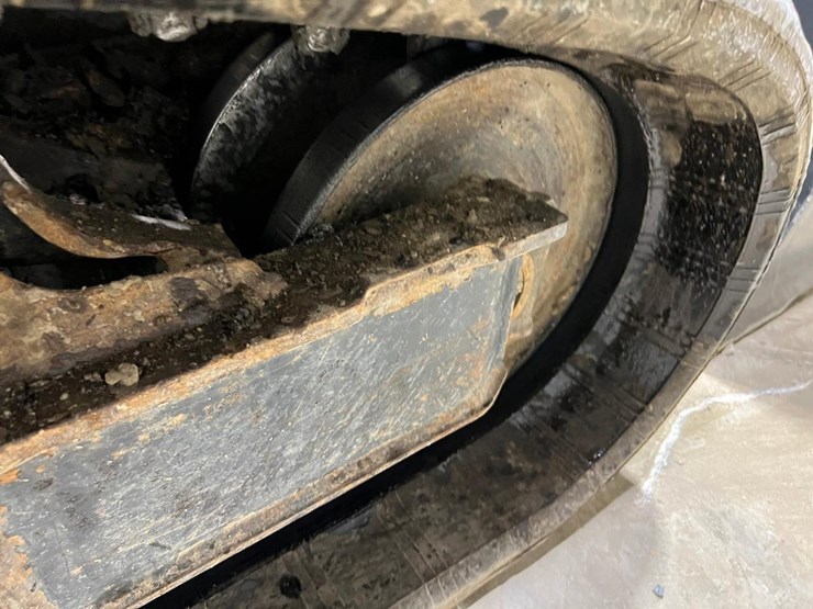 2016-bobcat-t595-image-21