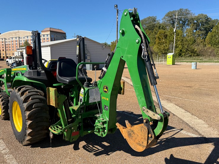 john-deere-3025e-image-33