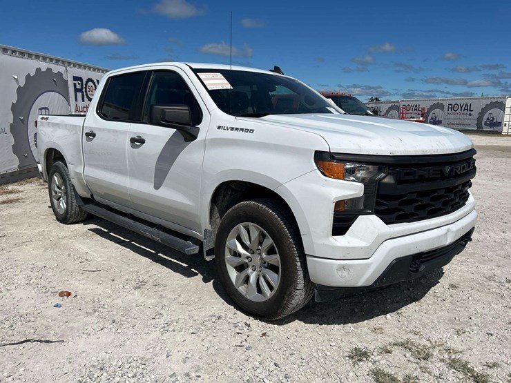 2022-chevrolet-silverado-image-2