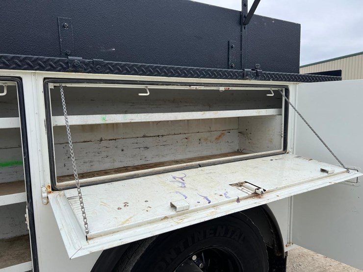 2017-international-durastar-4300-image-13