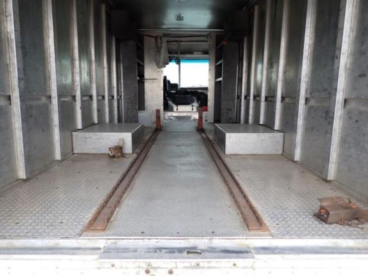 2015-freightliner-mt55-image-47