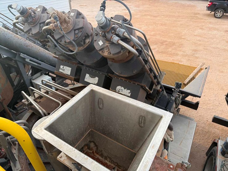 2014-caterpillar-c18-image-5