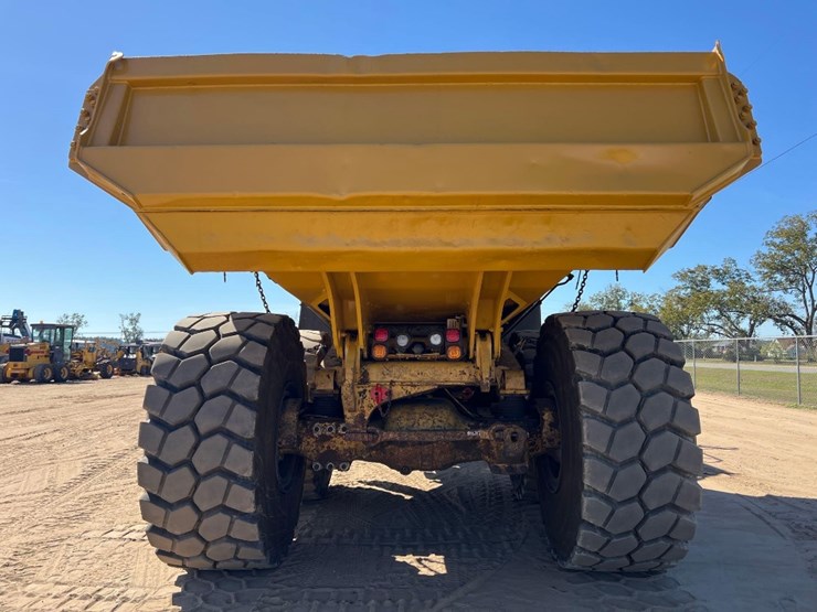 2019-caterpillar-740-gc-image-3